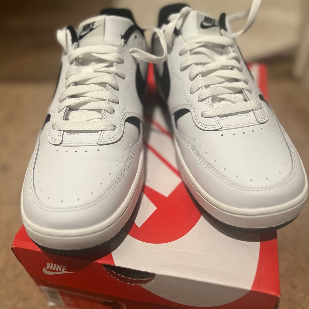 Nike Gamma Force White and Black Sneakers